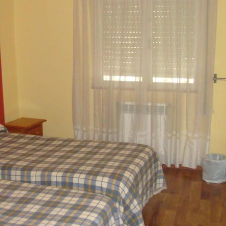 Hostal Понсебос Стая снимка